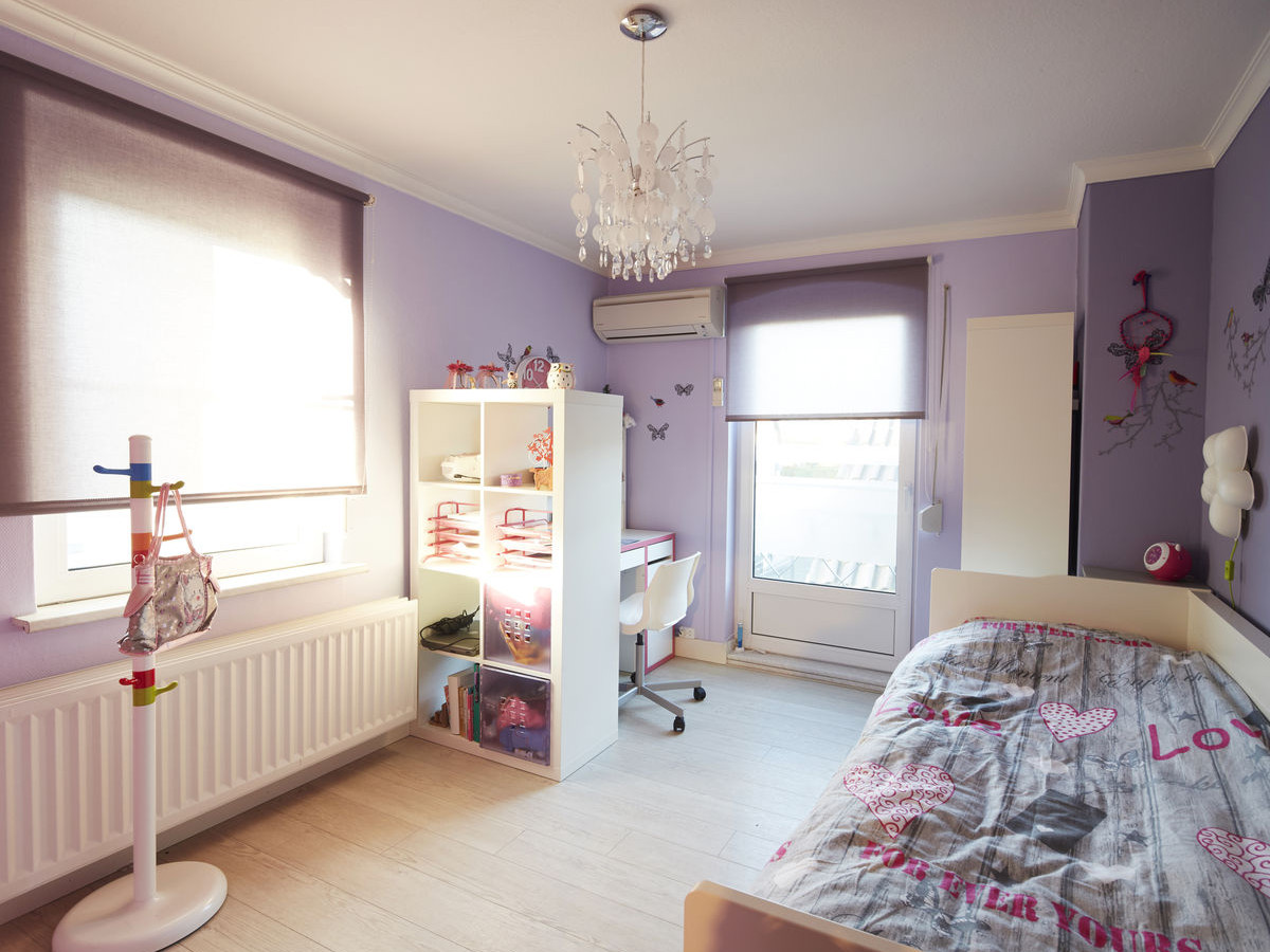 Kast op meisjeskamer